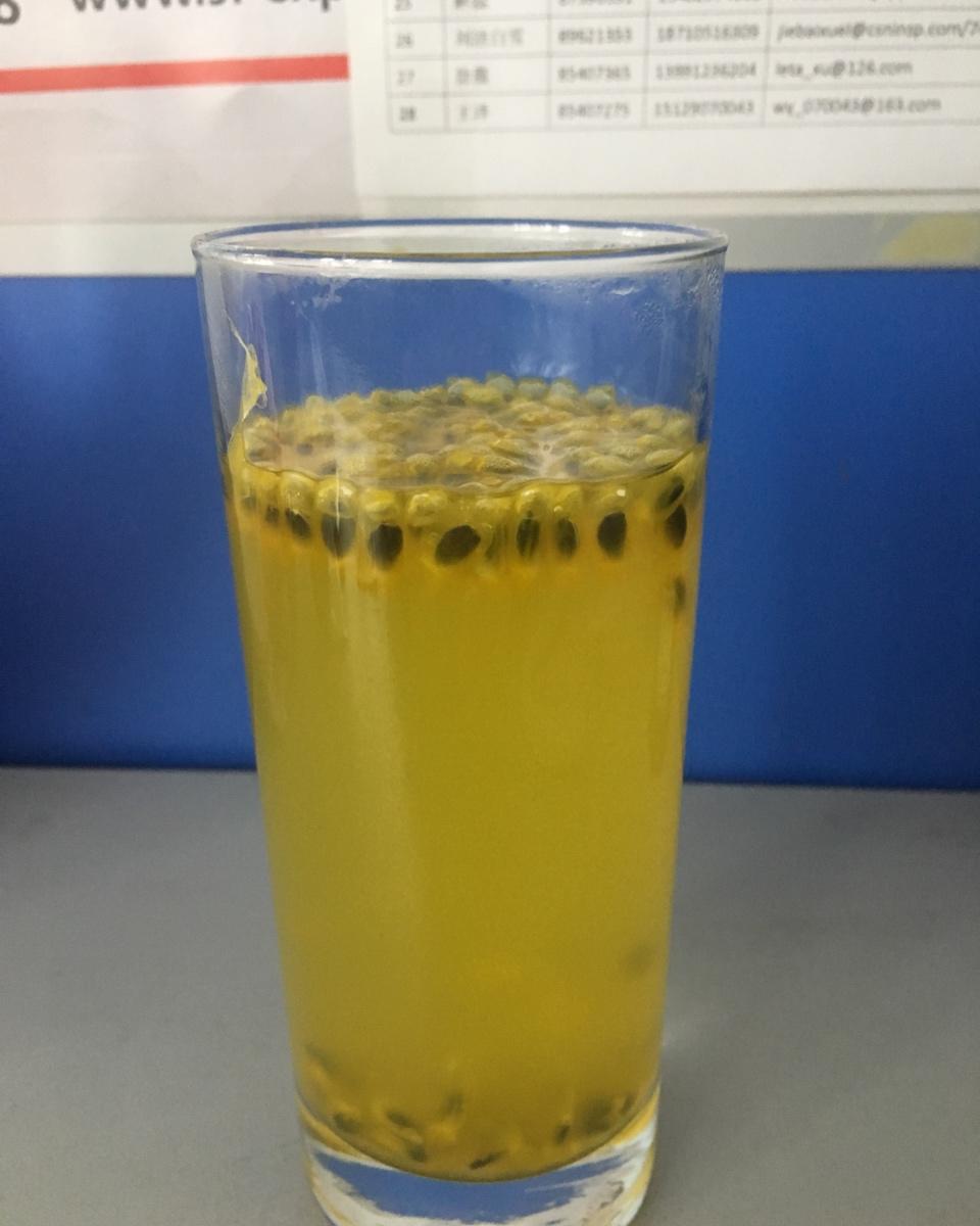 百香果的朴素吃法（百香果汁）