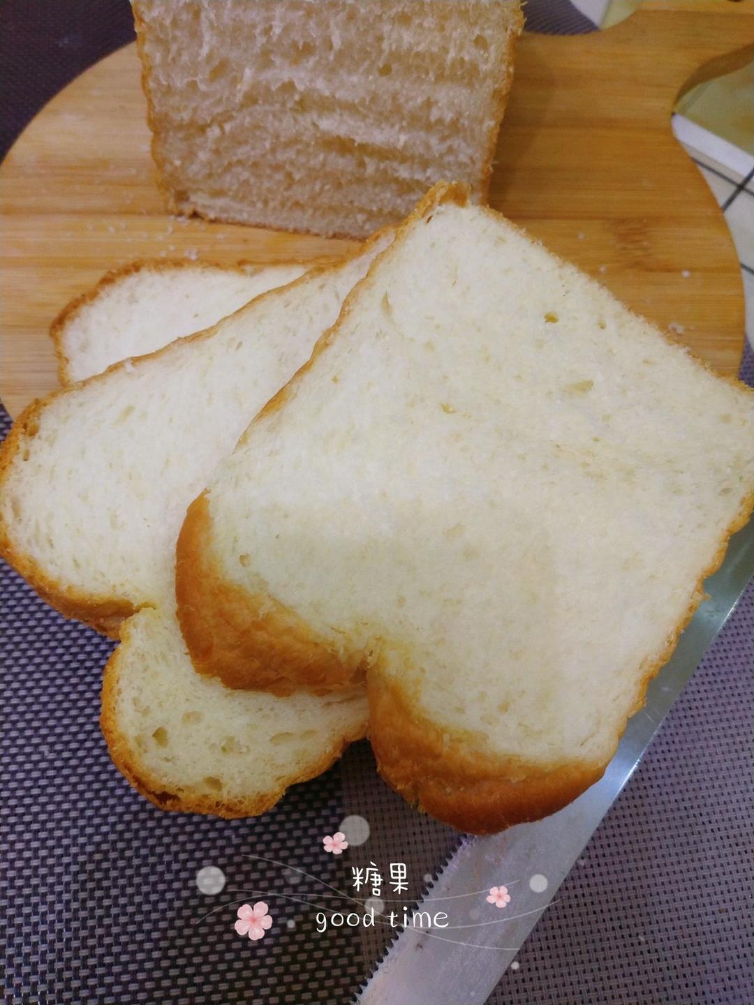 鲜奶液种超熟吐司