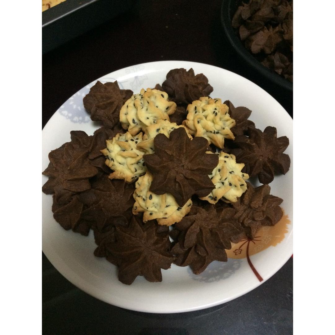 挤花毫无压力的巧克力曲奇