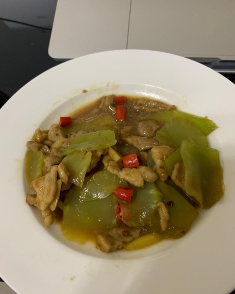 简单又好吃的莴笋炒肉