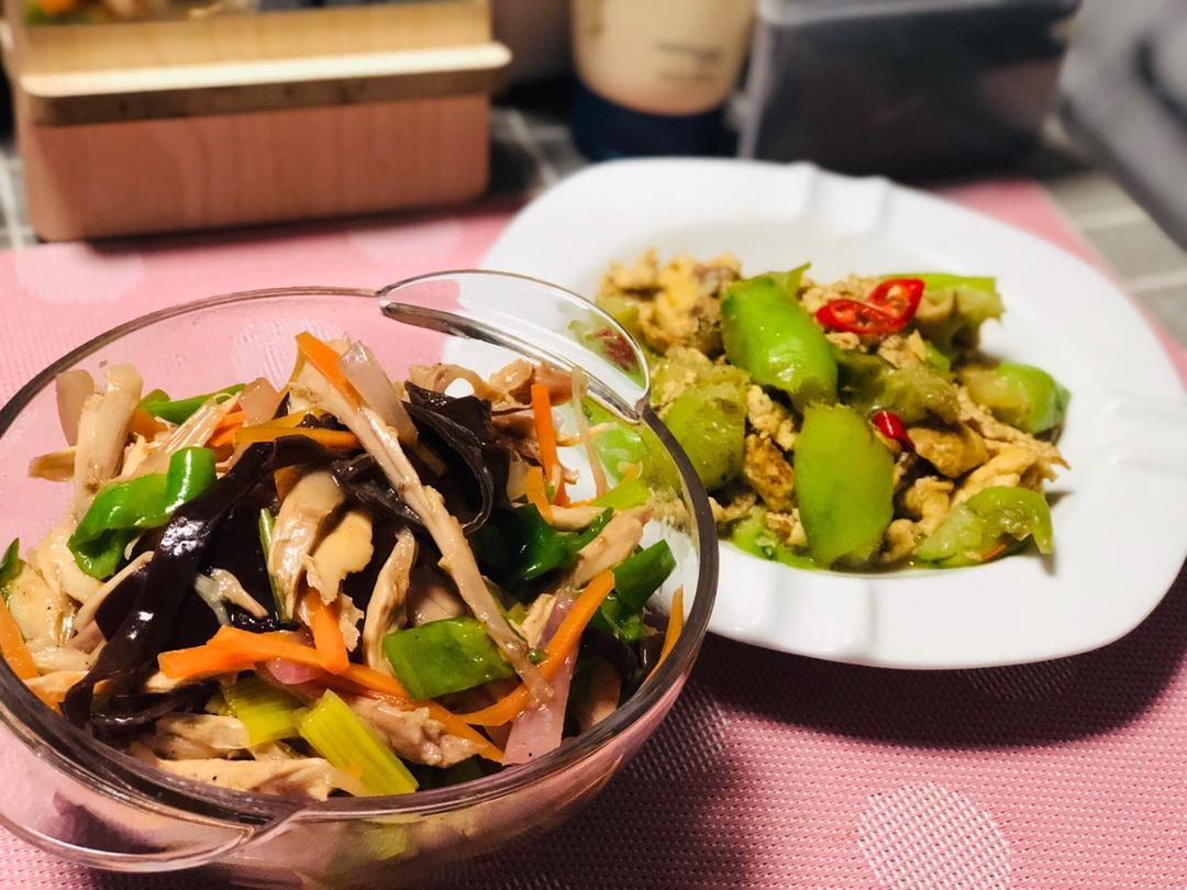 凉拌鸡胸肉（适合减肥期间的朋友）