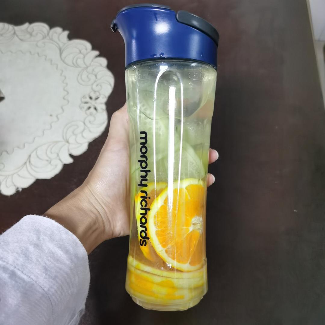 满杯水果茶