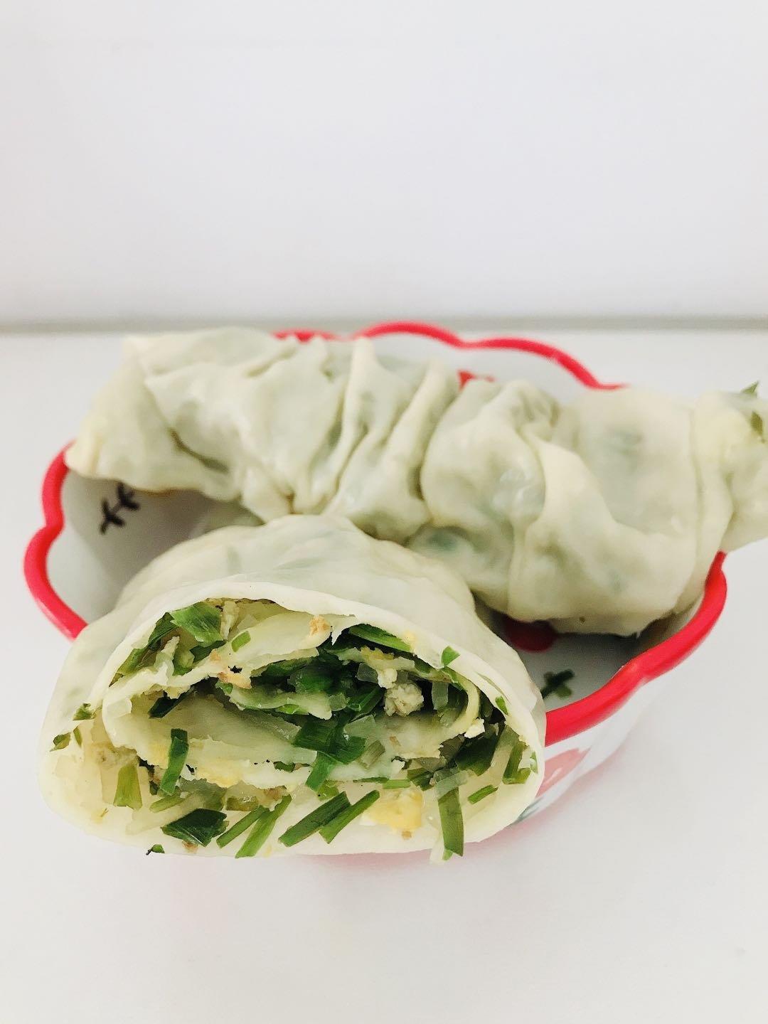 小元树做的菜馍(菜龙,蒸菜卷,皮白,馅绿)