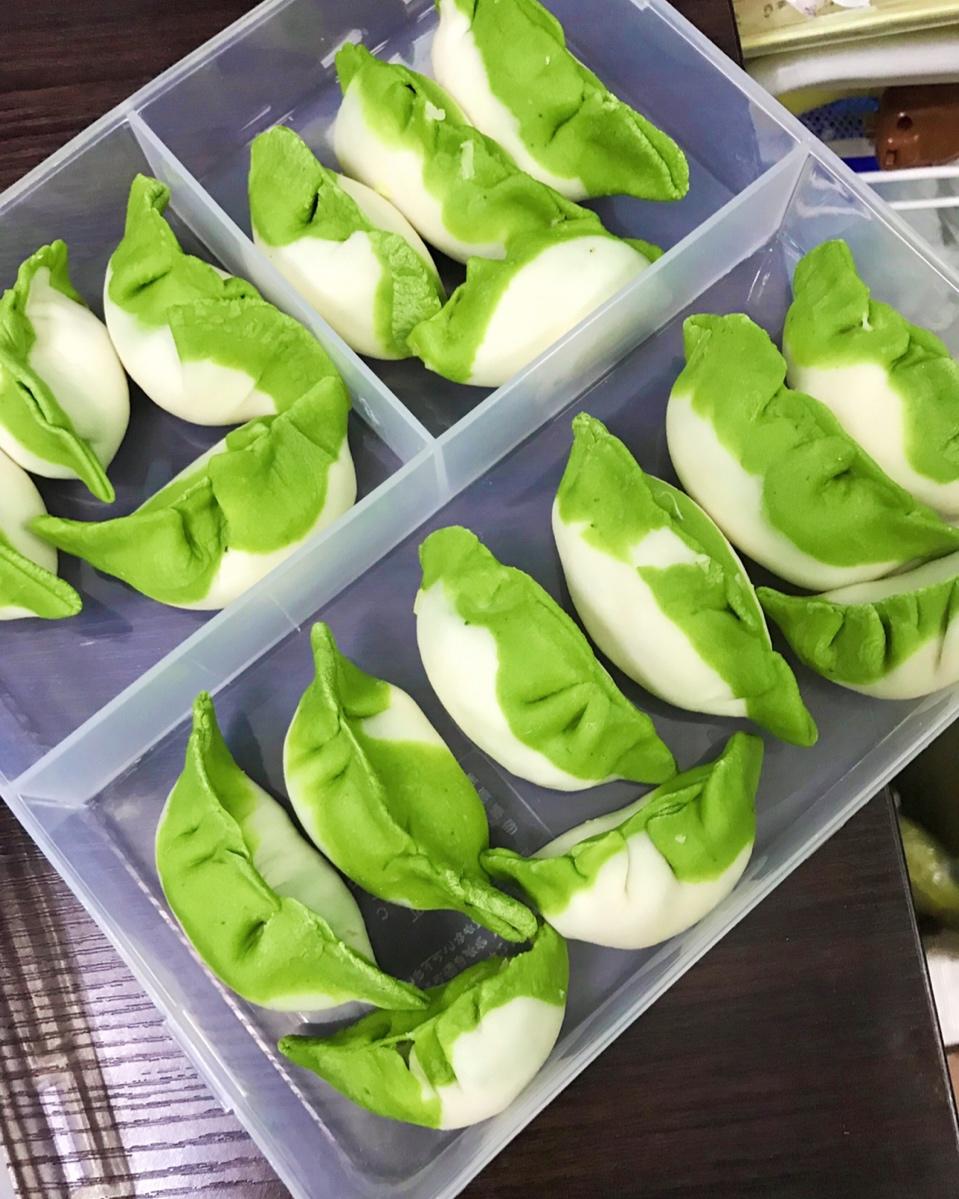 翡翠白玉白菜饺子详细版（附翡翠白玉白菜饺子包法，翡翠白玉饺子皮两种制法，面包机和面，翡翠白玉烧卖，各种馅料搭配）