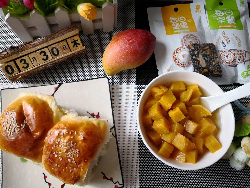 超软牛奶小餐包