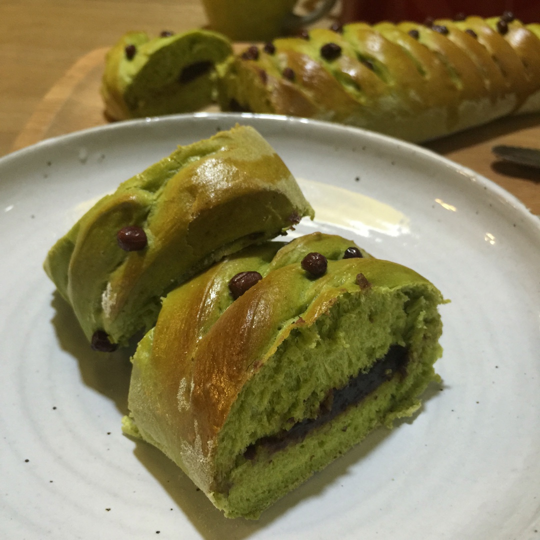抹茶红豆面包