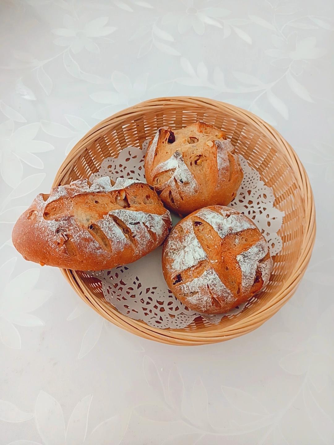 全麦蔓越莓核桃软欧包