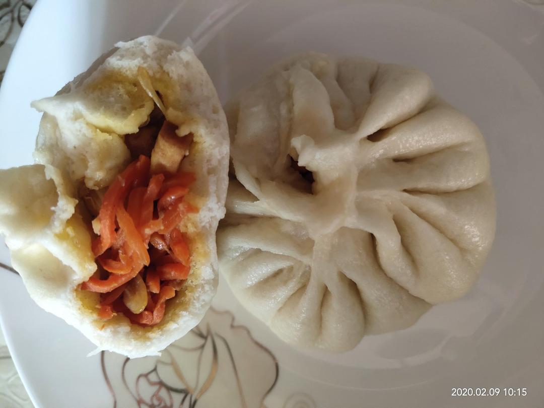 胡萝卜木耳鸡蛋素包子
