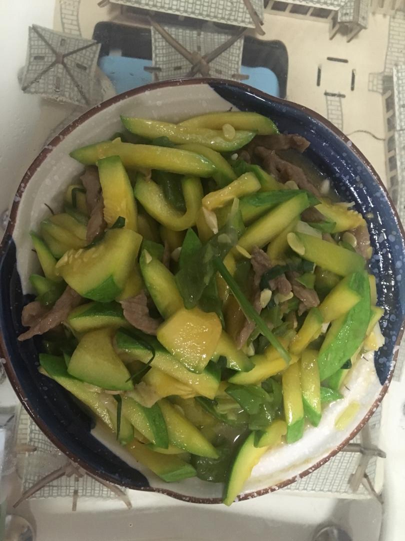 嫩南瓜炒肉丝