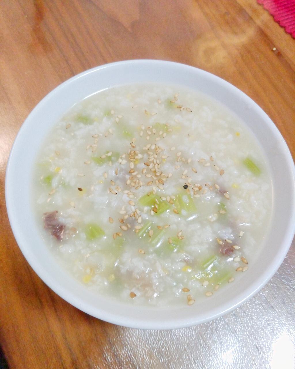 syhysteria做的芹菜牛肉粥