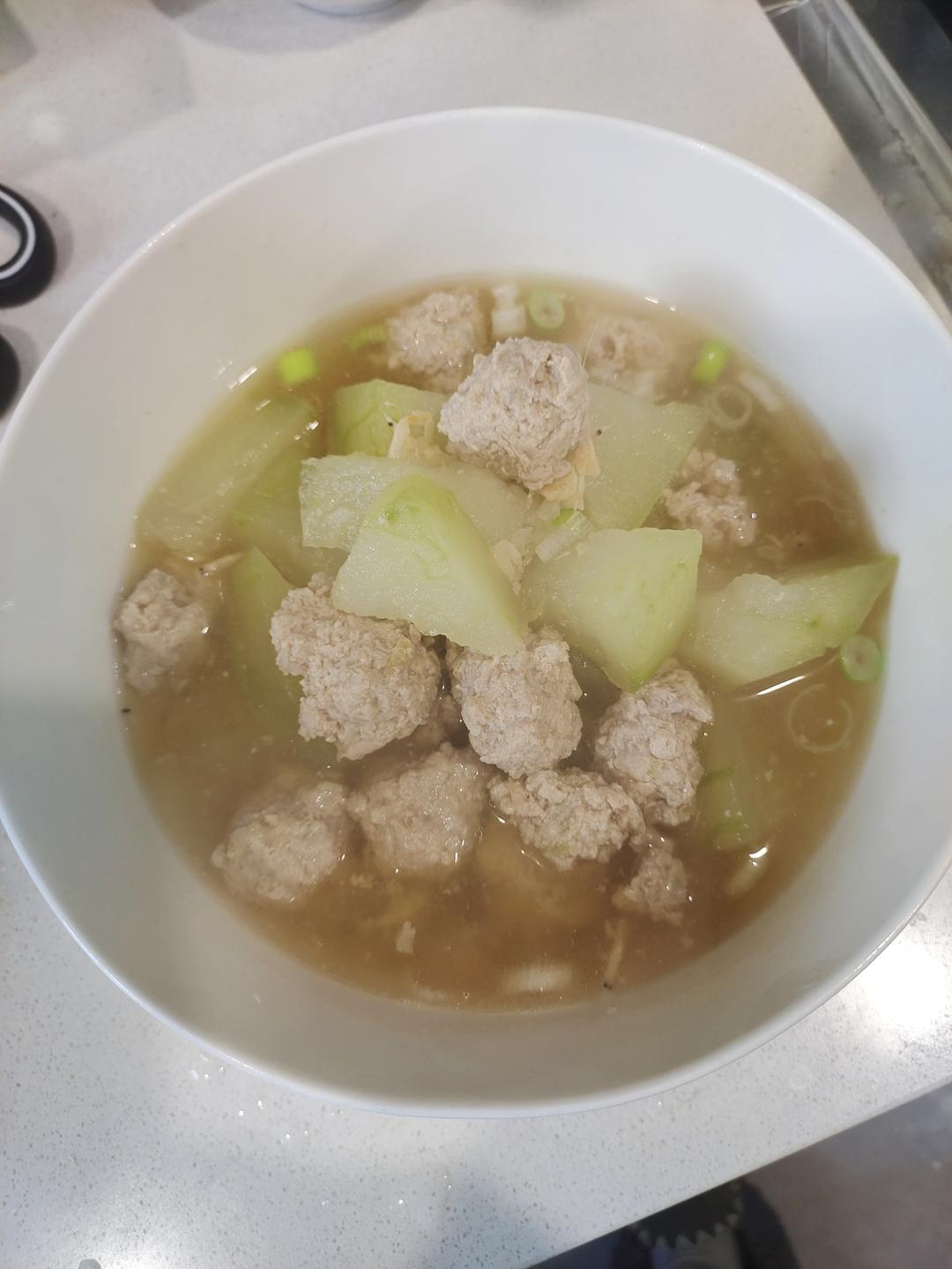 巨鲜美的冬瓜丸子汤