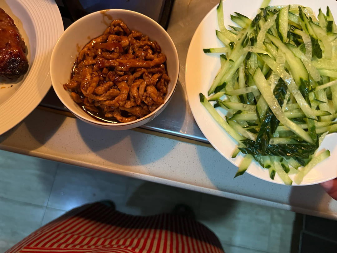 好吃到舔手的酱肉丝