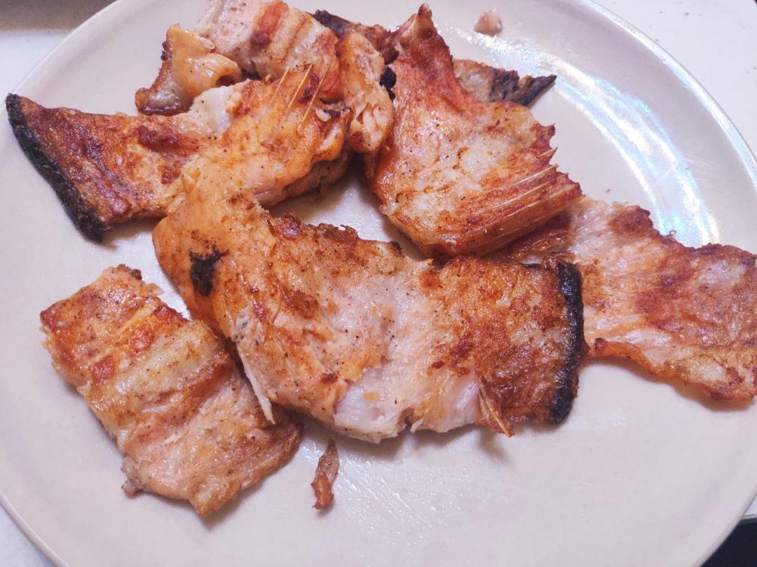 香煎三文鱼骨