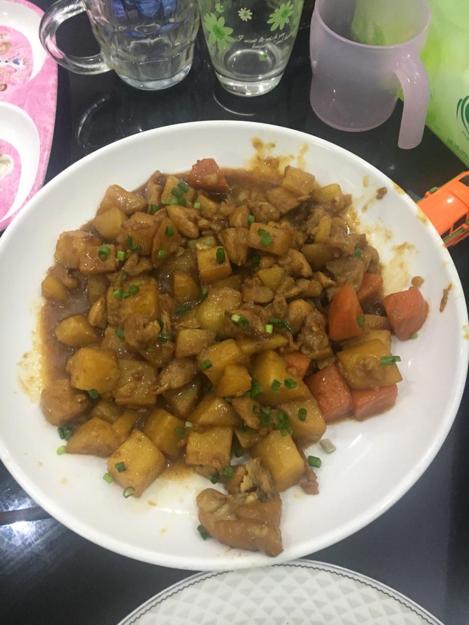 土豆焖鸡腿肉