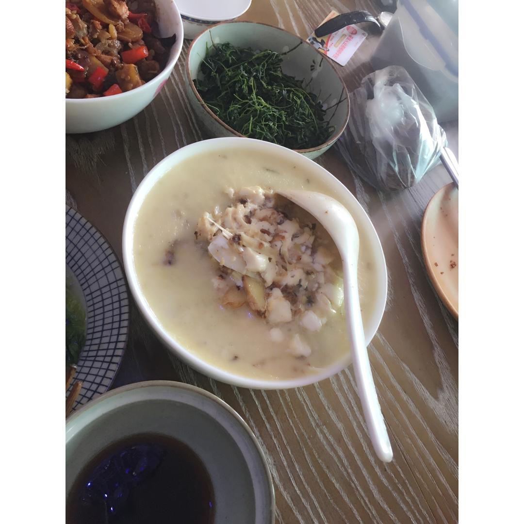 砂锅鱼头炖豆腐