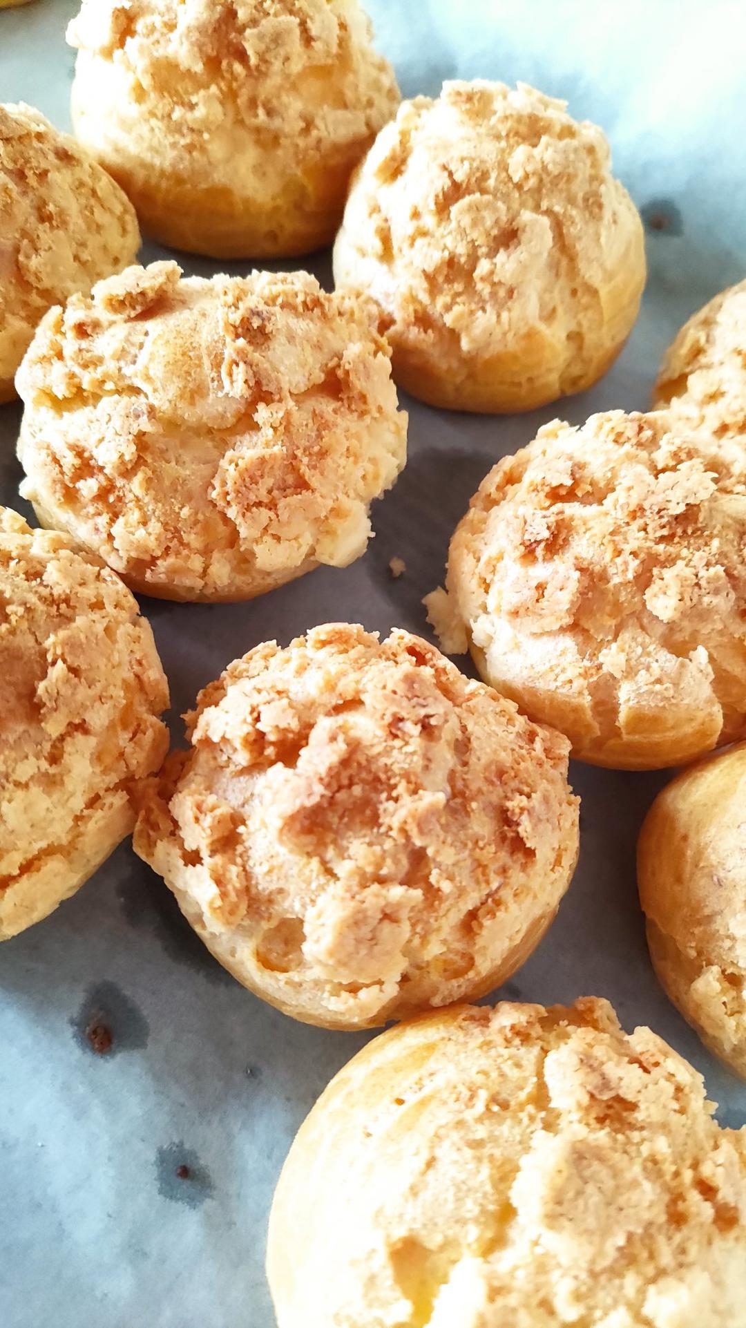 酥皮奶油泡芙--#皮黑森林#