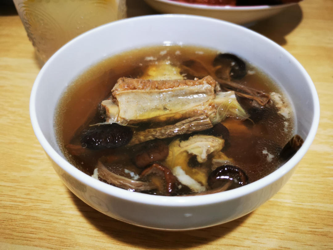 茶树菇排骨汤