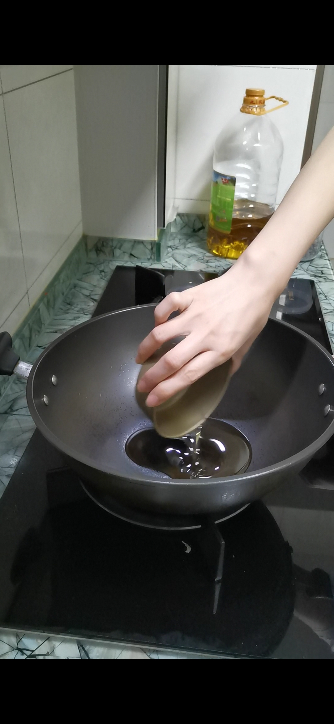 十分钟搞定自制黄油焦糖爆米花（普通干玉米粒）的做法 步骤1