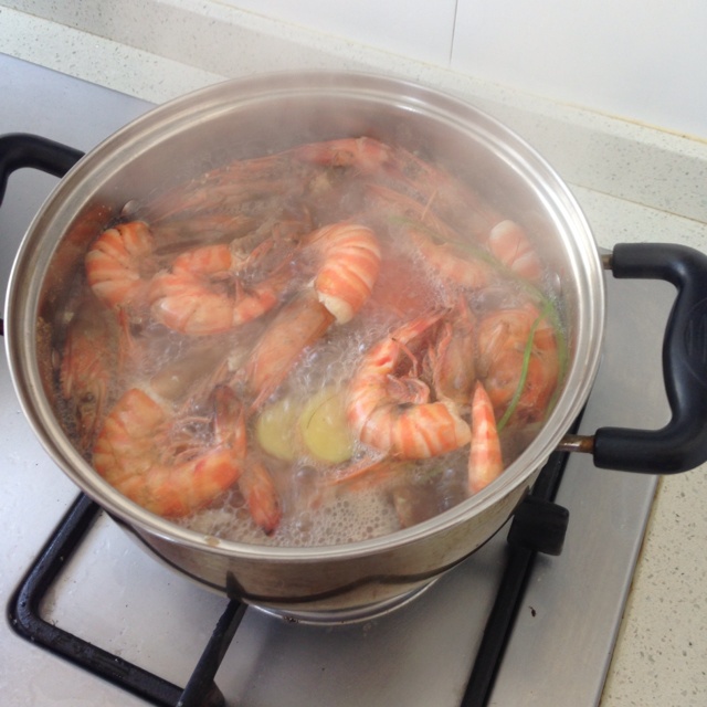 5分钟搞定简单营养的水煮虾