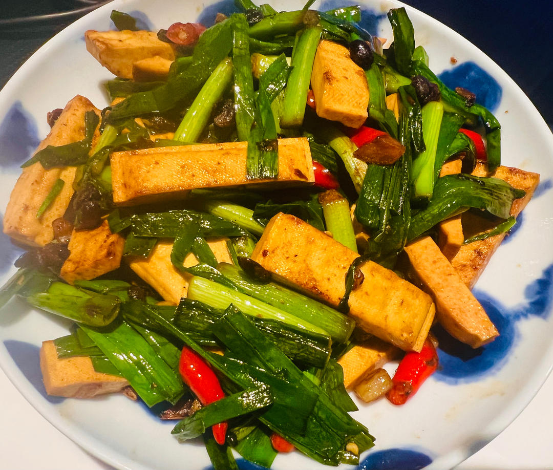 蒜苗素炒豆腐干