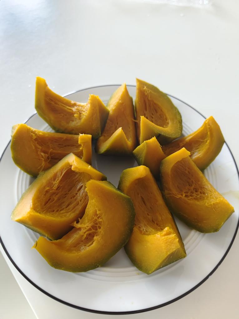 蒸贝贝南瓜的做法 步骤2