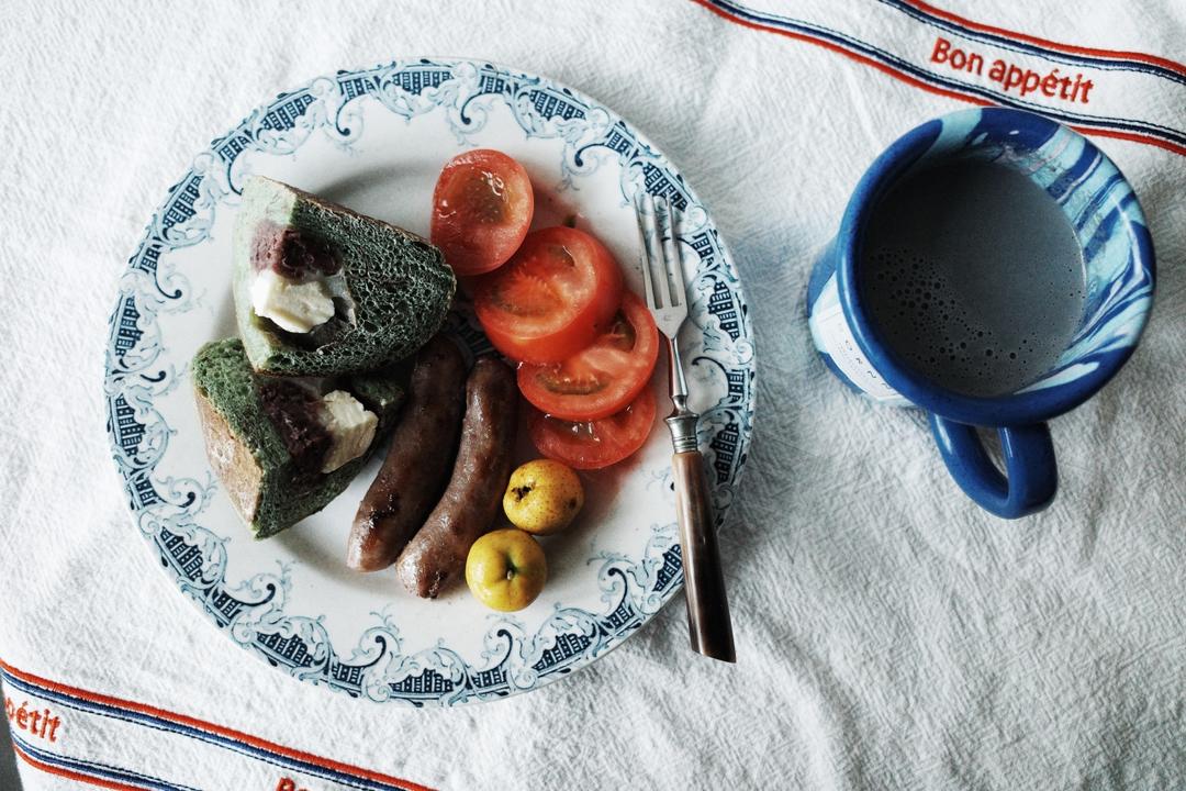 Sunsun起床吃早饭！