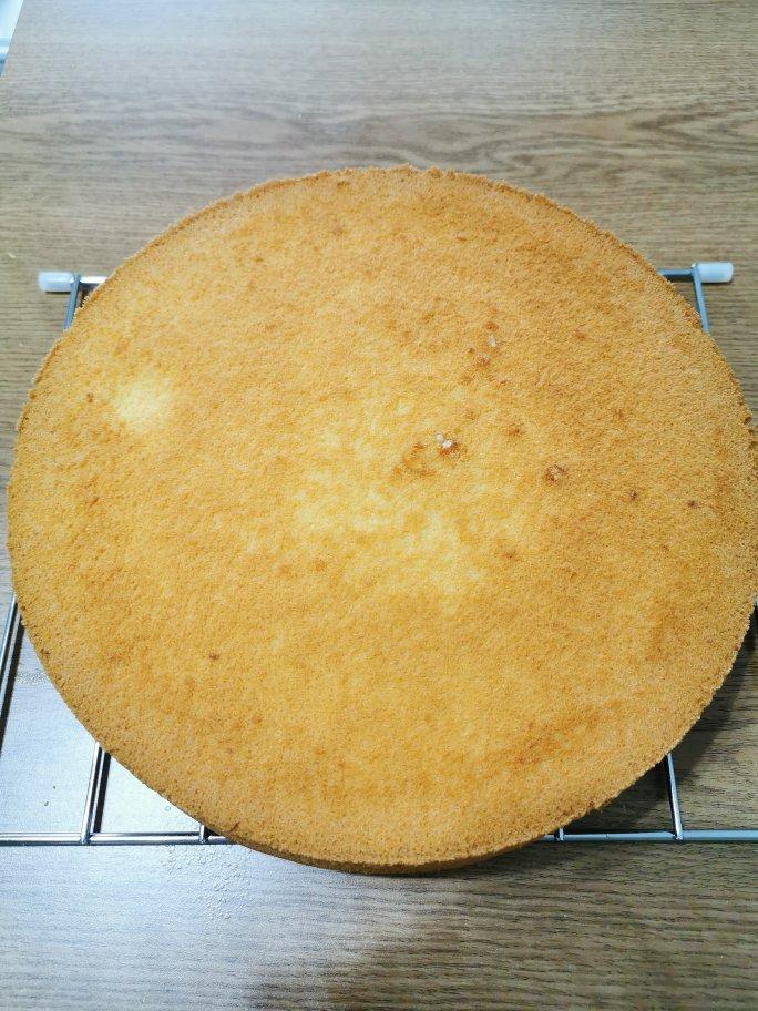 六、八、十寸戚风蛋糕
不回缩 不收腰