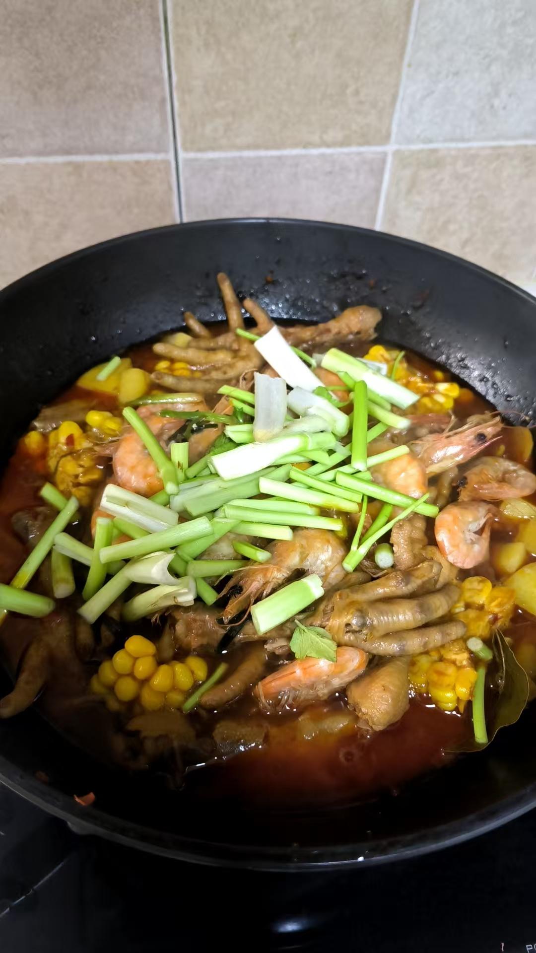 复刻某胖子158鸡爪煲，在家做要花多少