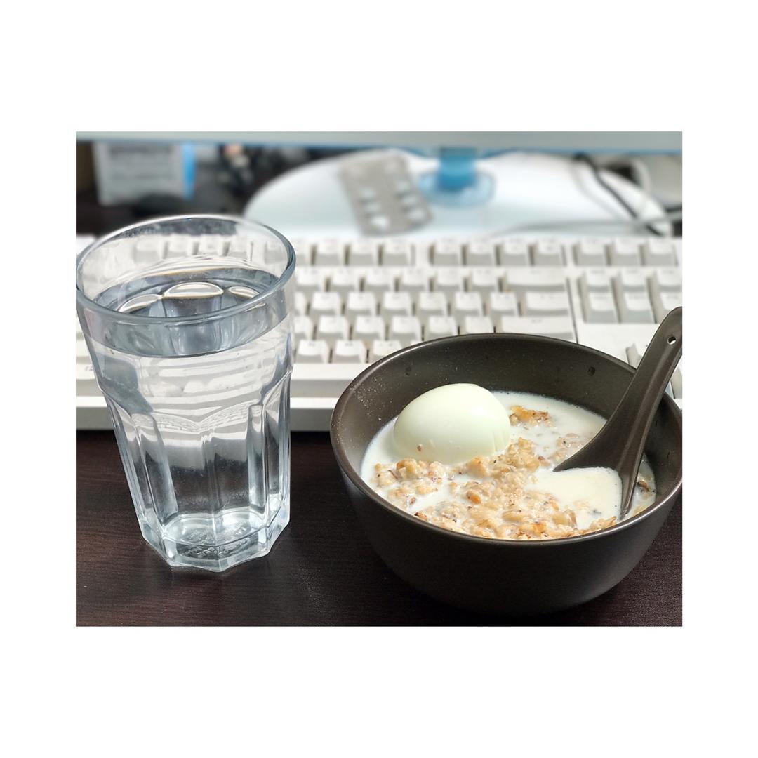 葡萄干肉桂早餐燕麦粥丨健康·三餐