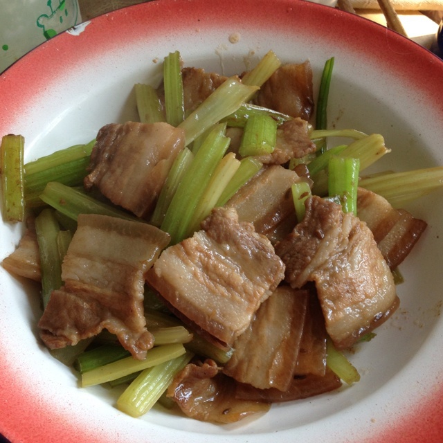 芹菜炒牛肉