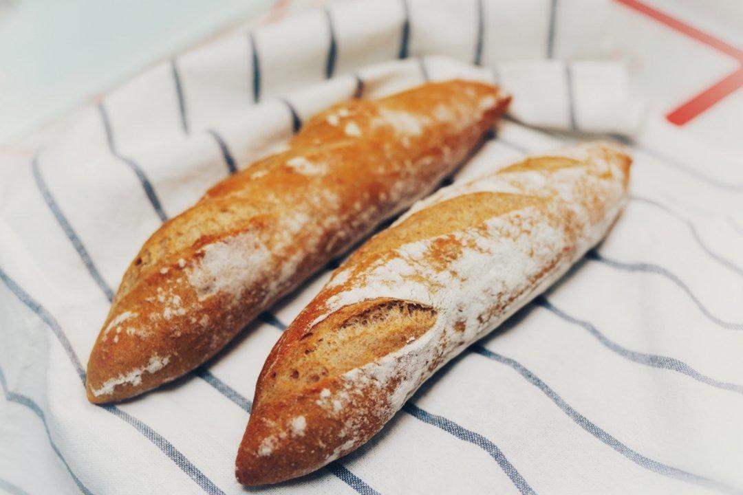 香脆健康的全麦法棍Whole Wheat Baguette