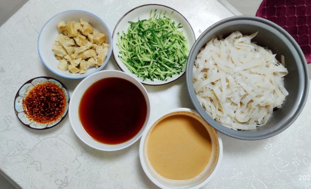 自制凉皮（含洗面、不洗面两种方法）