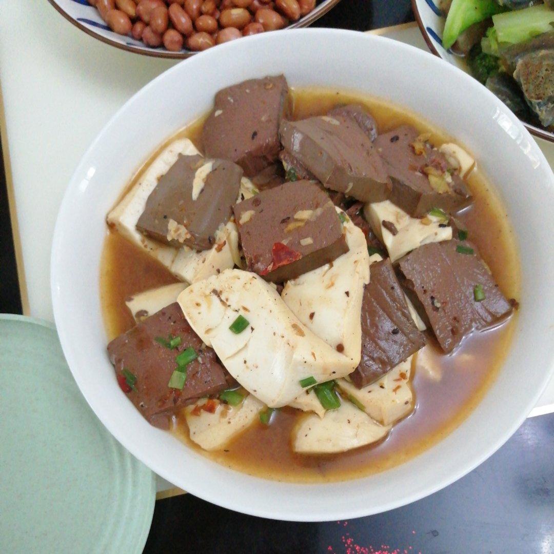 鸭血豆腐