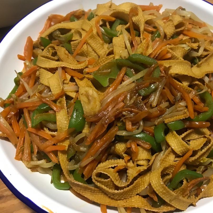 减脂快手菜谱 - 超简单好看又好吃的豆芽胡萝卜炒干丝