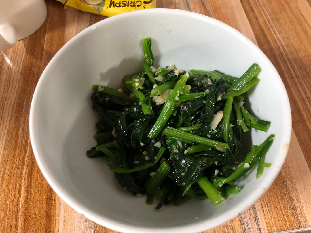不涩口又嫩的清炒菠菜