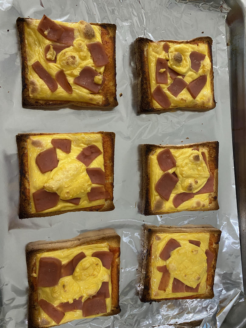 火腿肠吐司披萨