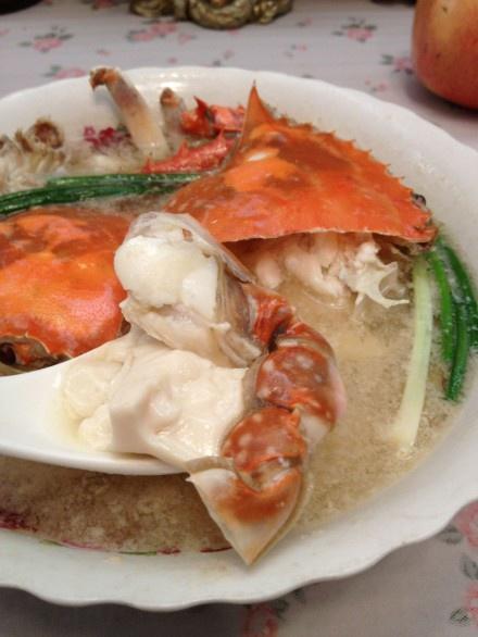 螃蟹蒸嫩豆腐的做法