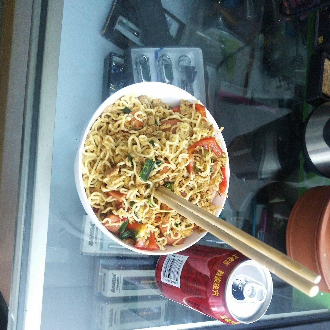 路边摊风味炒方便面