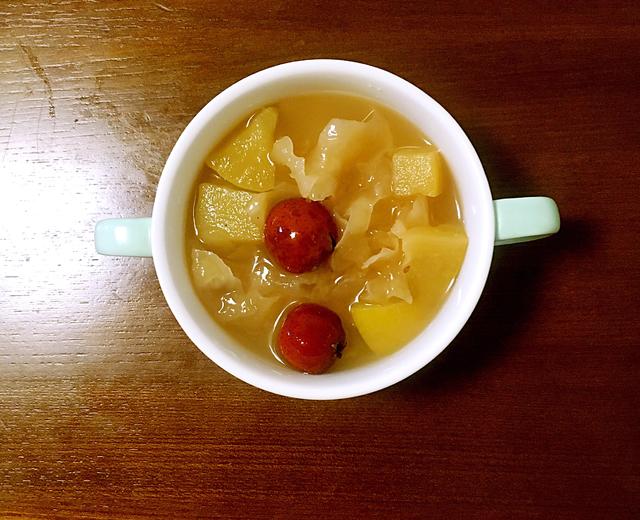 银耳苹果山楂红枣汤的做法