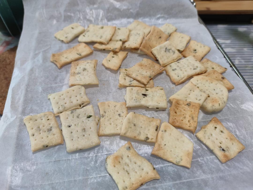 无糖香葱苏打咸饼干