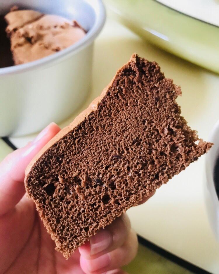 超简单完美戚风蛋糕（6寸2蛋）附打发、翻拌、脱模视频