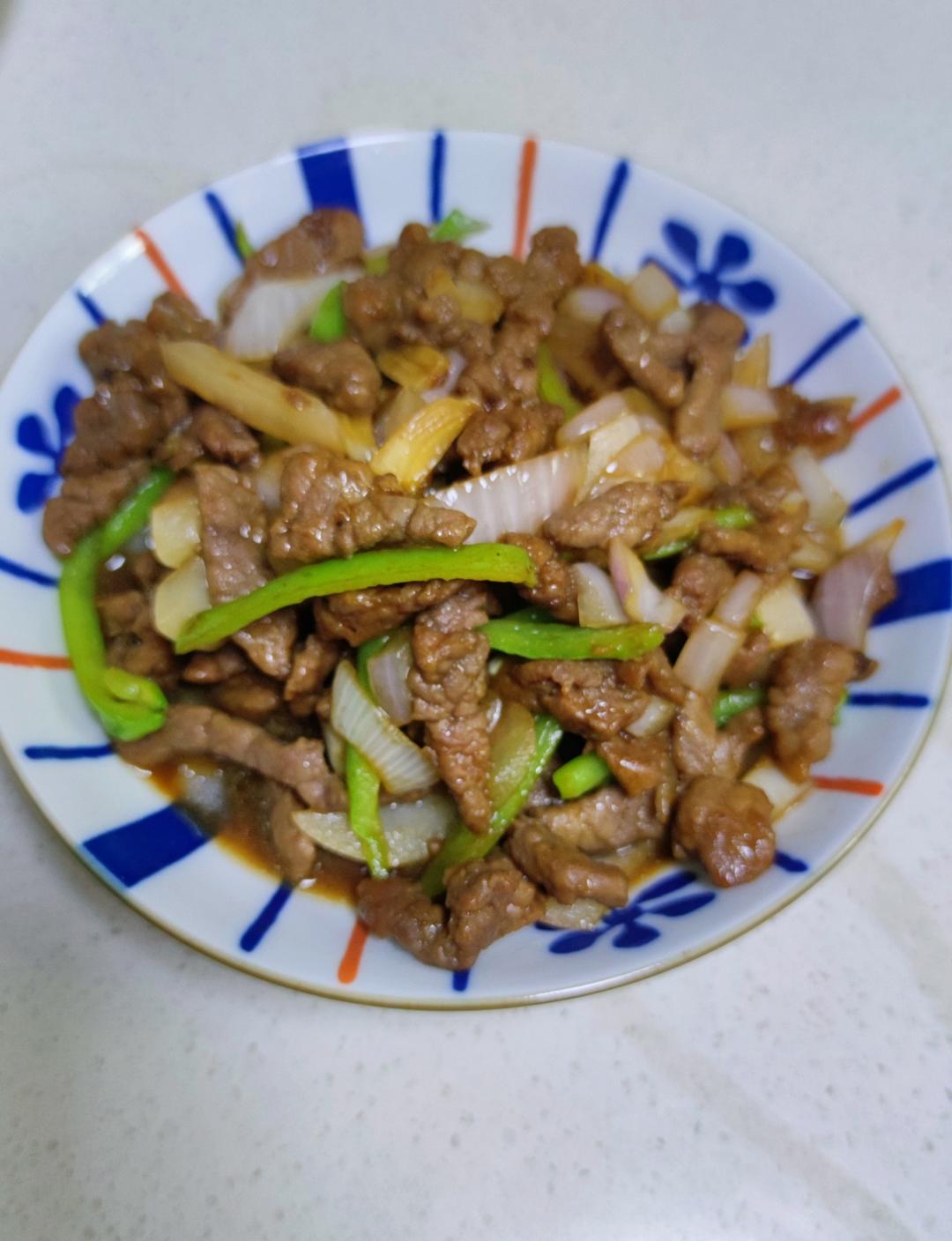 老少皆宜的一道“青椒洋葱爆炒牛肉”