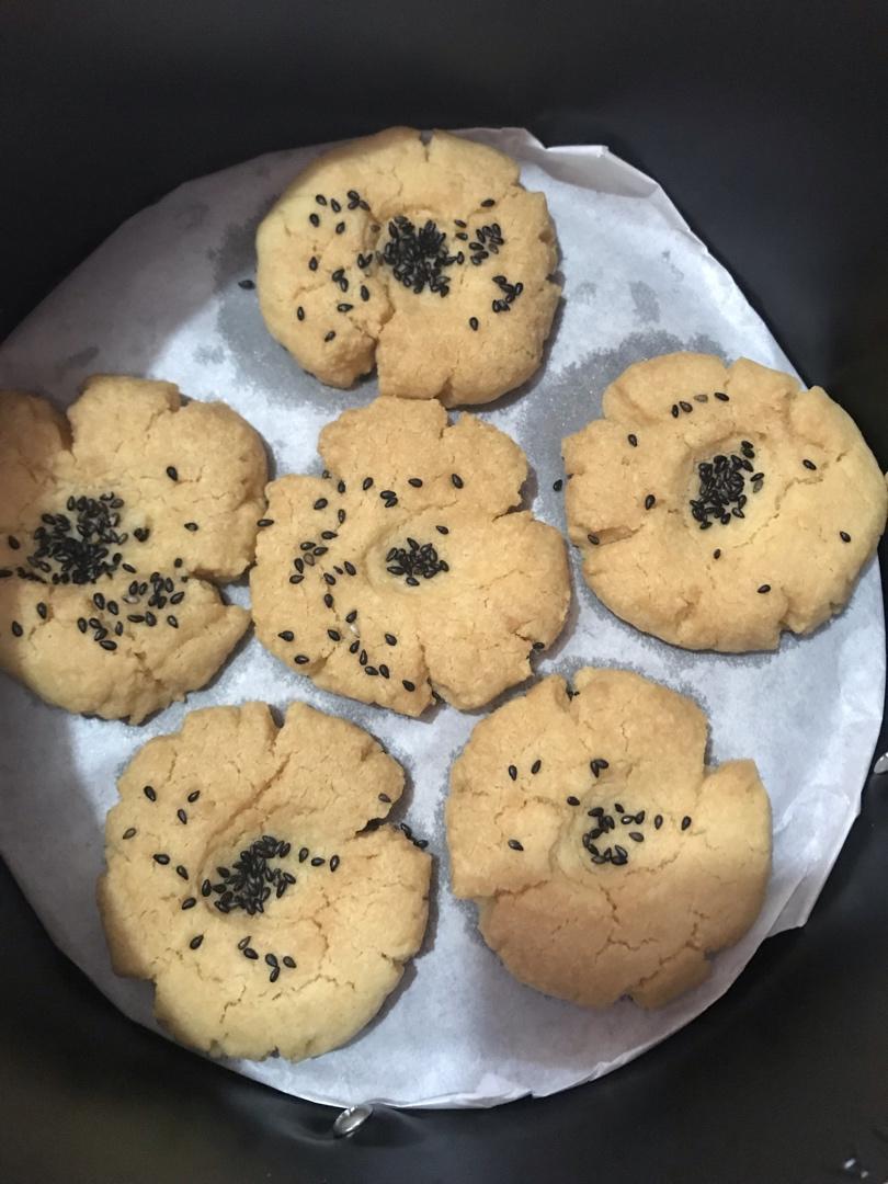 轻轻一按就碎掉的原味桃酥（不输猪油版）