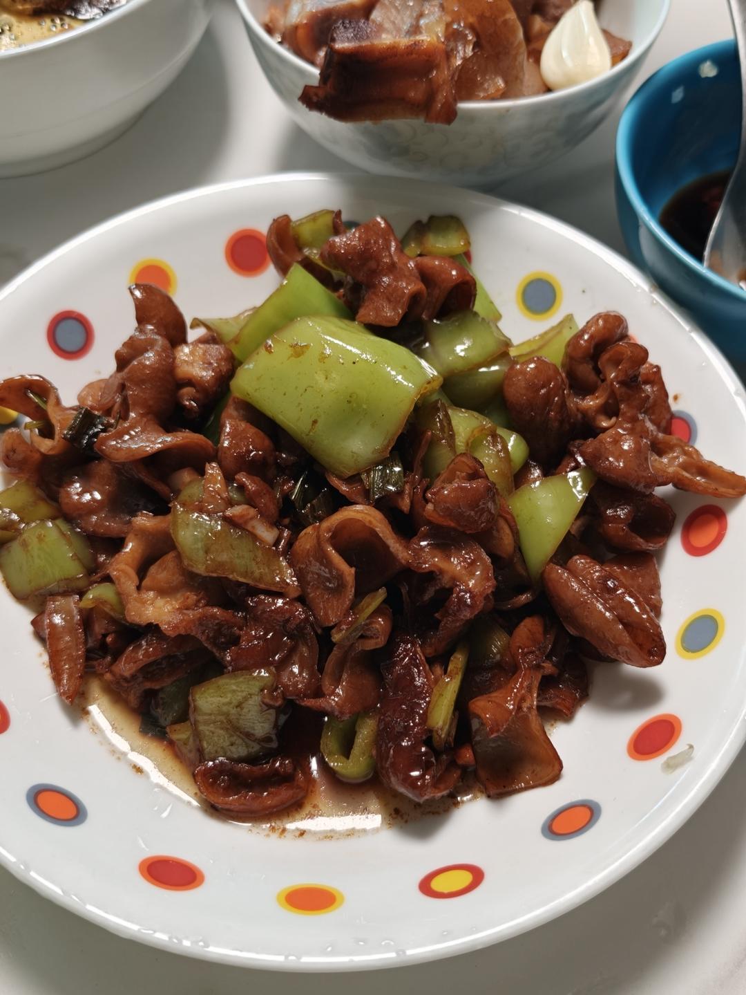 尖椒肥肠，不油不腻及挑尖椒秘方