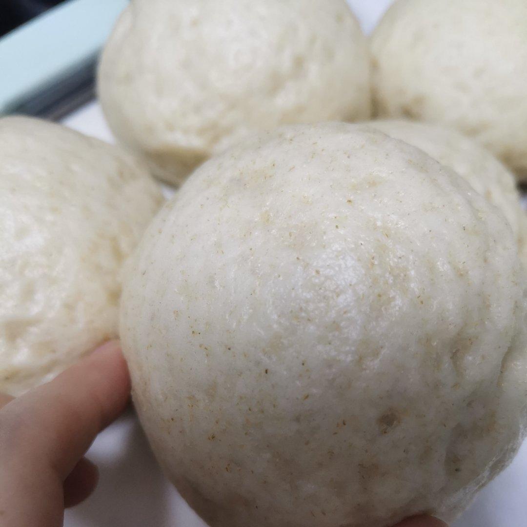 无油无糖松软的全麦馒头
