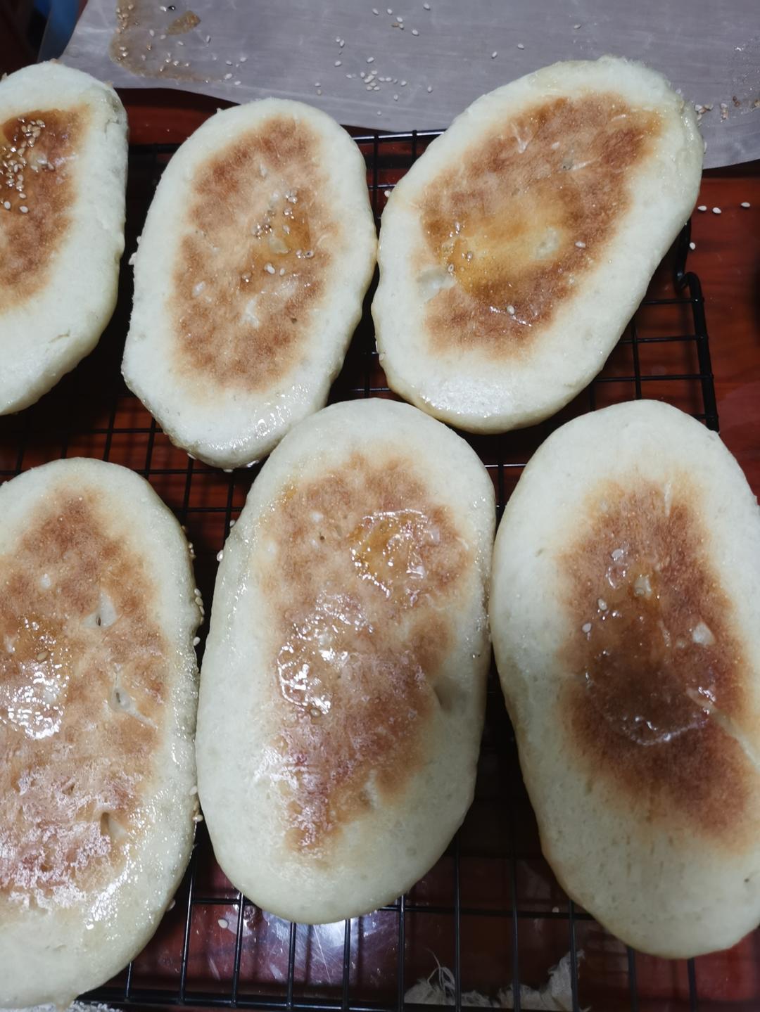 香喷喷的发面烤饼