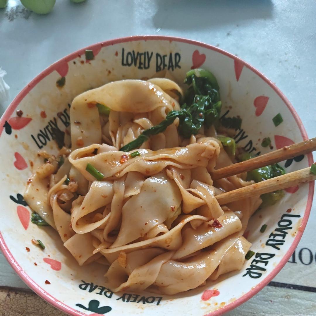 十分钟就能吃上的超简单油泼面