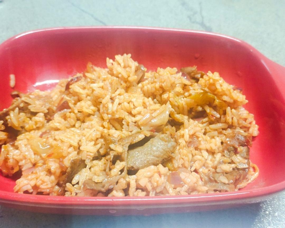 韩式泡菜肥牛炒饭的做法