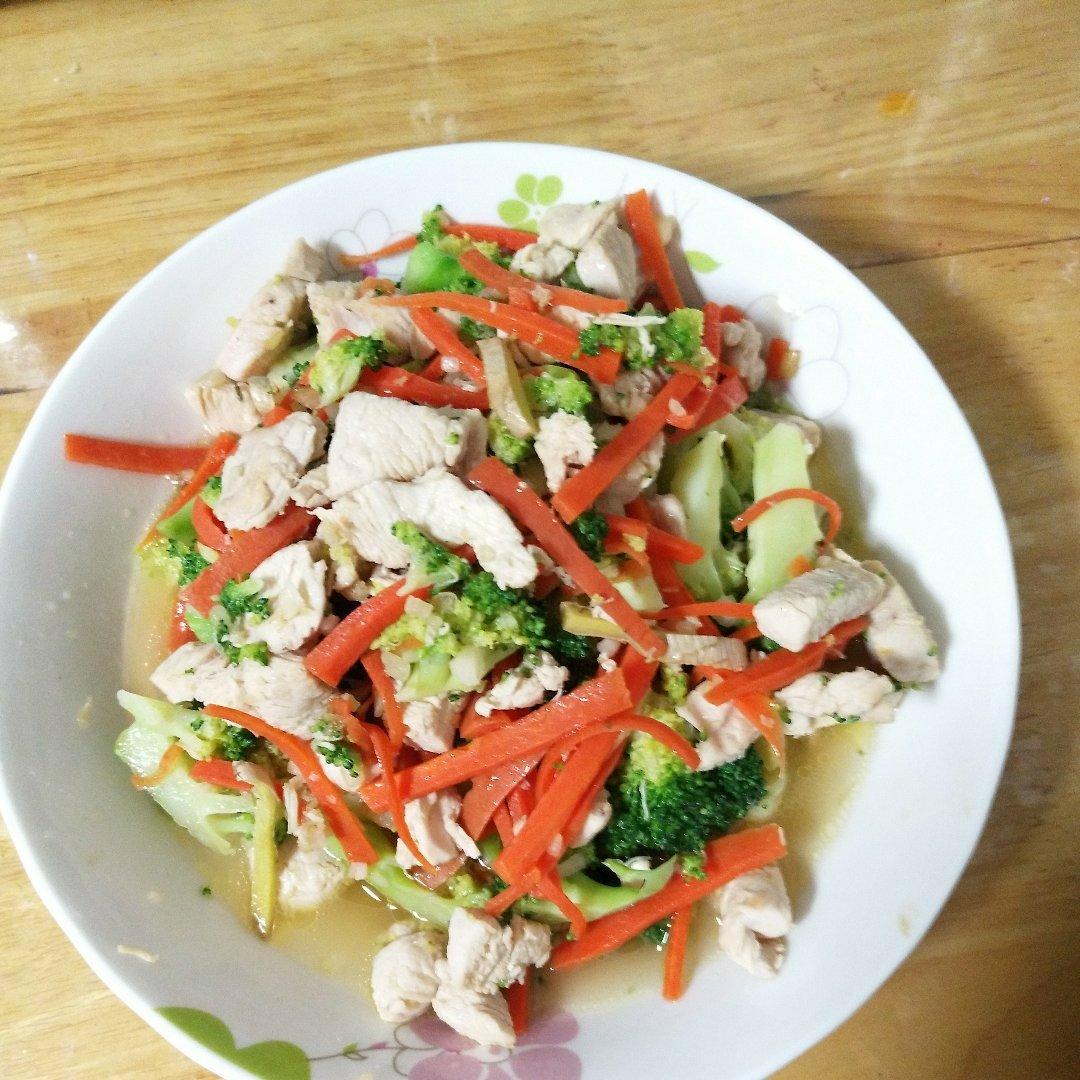 （低于500卡快手菜）西兰花炒鸡胸肉