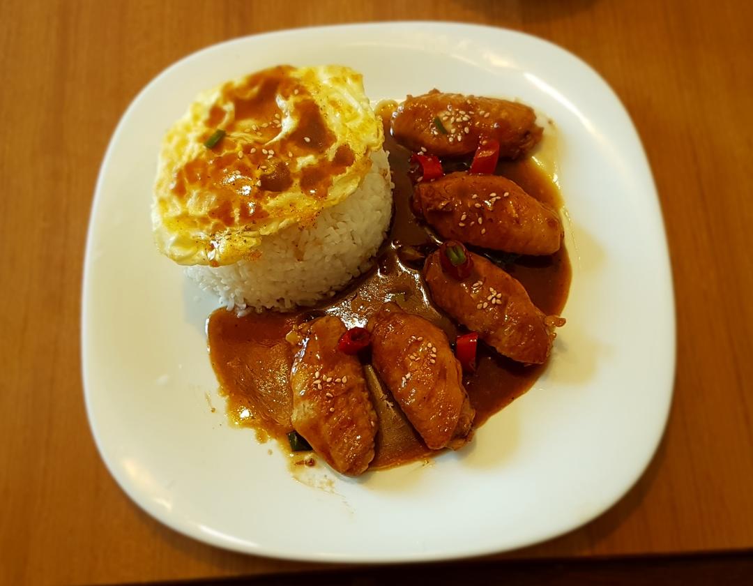 万能鸡肉烧汁盖饭